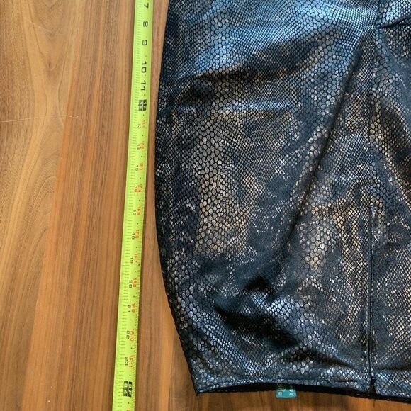 Danier leather skirt and jacket suit, leather, python texture, EUC, lined, sz 8 - Picture 9 of 16
